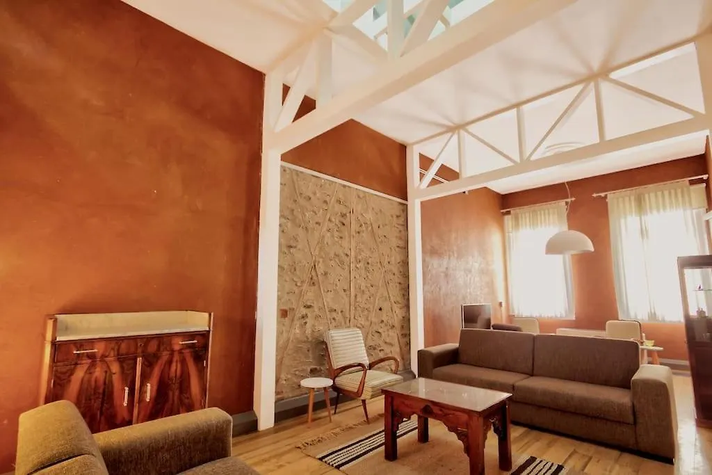 Private Central 2Br/2Ba House W Patio&Terrace Smirne